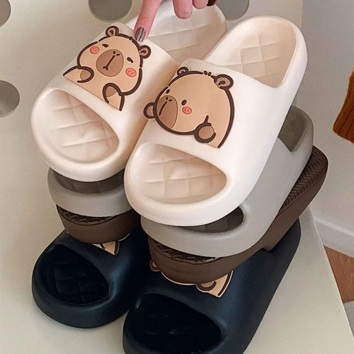 Water Shoes - รองเท้าแตะสไลด์ผู้หญิงพื้นหนา ดีไซน์คาปิบาราน่ารัก รุ่นใหม่ปี 2026 สำหรับใส่ในห้องน้ำ ชายหาด